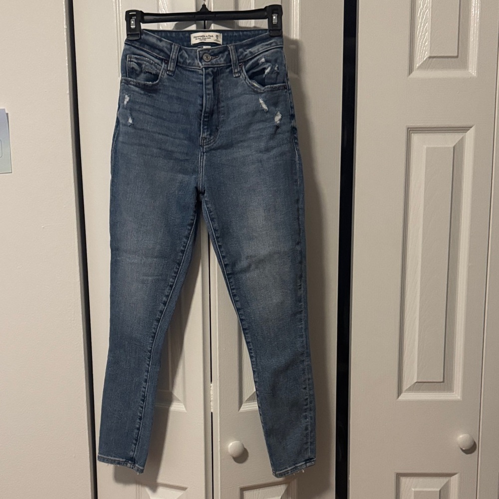 Abercrombie & Fitch High-Rise Super Skinny Ankle Jeans - Medium Blue 25